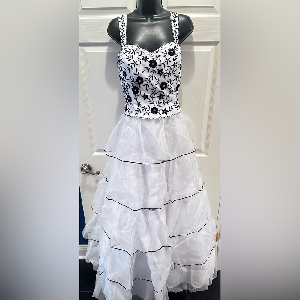 NWT Da bora Rachelle couture black white formal prom or special occasion dress - Picture 3 of 6